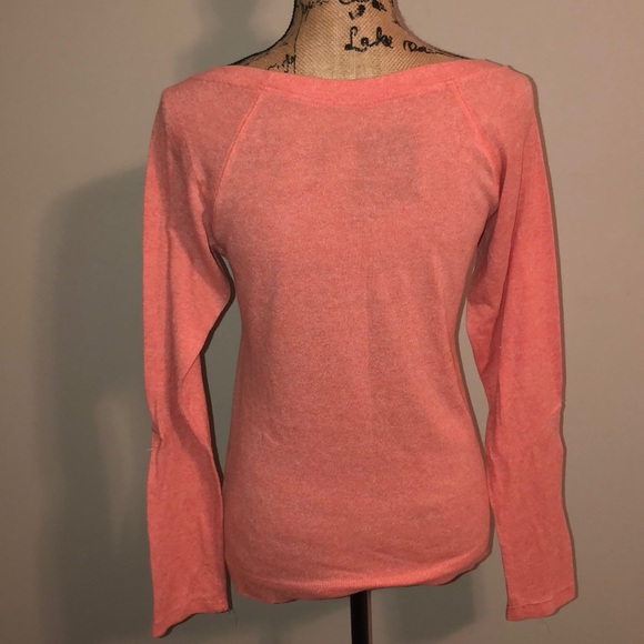 Peach 🍑 sweater - Picture 3 of 3